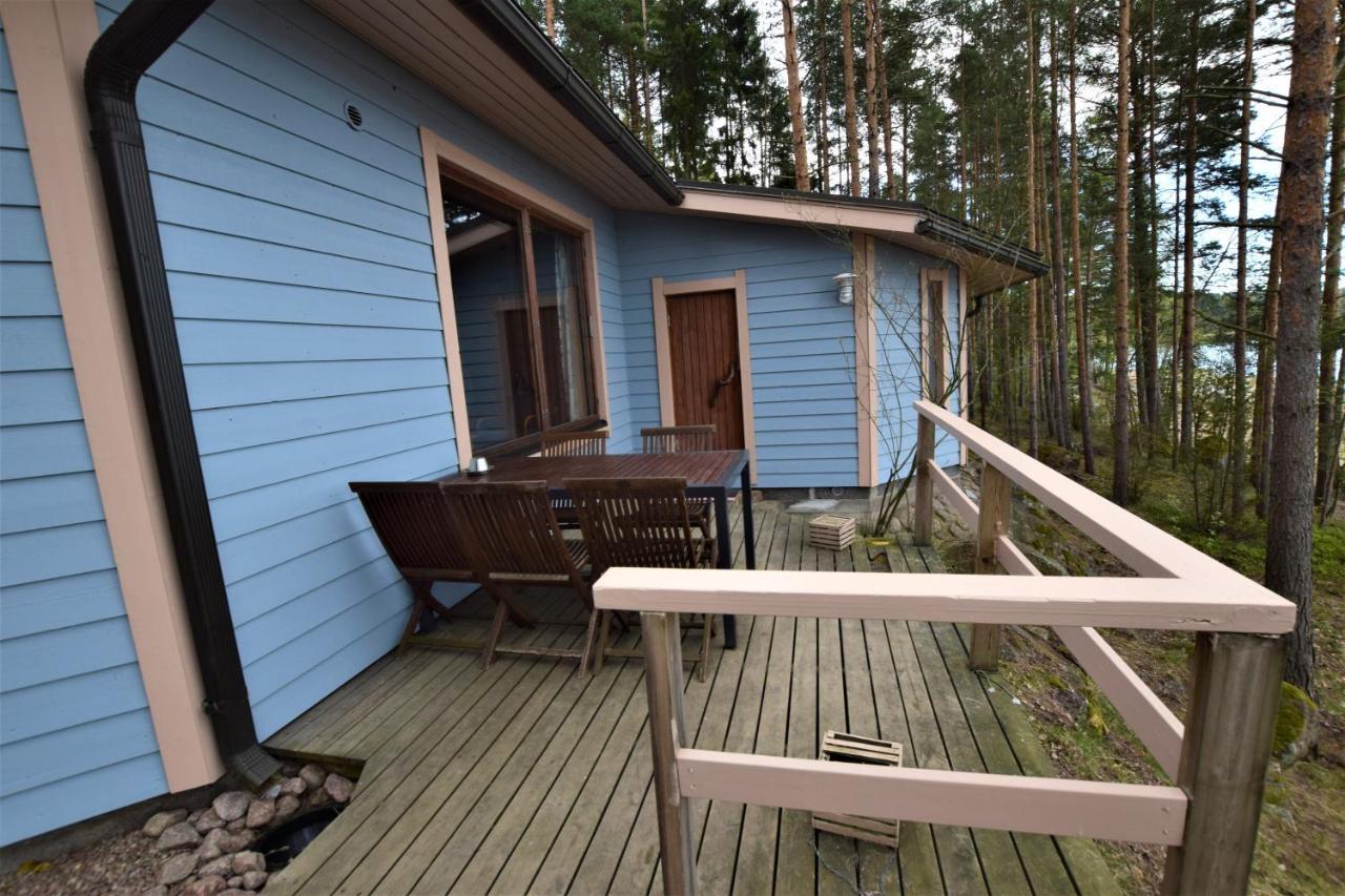 Pyhtaeaen Vuokramoekit Villa Tuuski Exterior photo